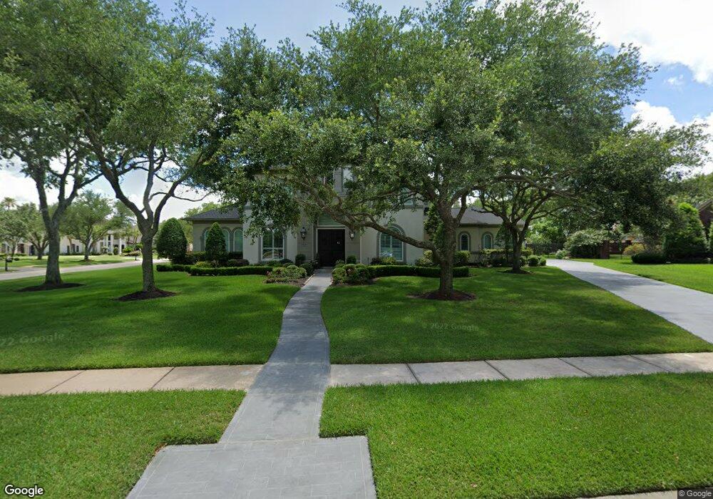 2102 N Century Ct, Friendswood, TX 77546 - photo 1