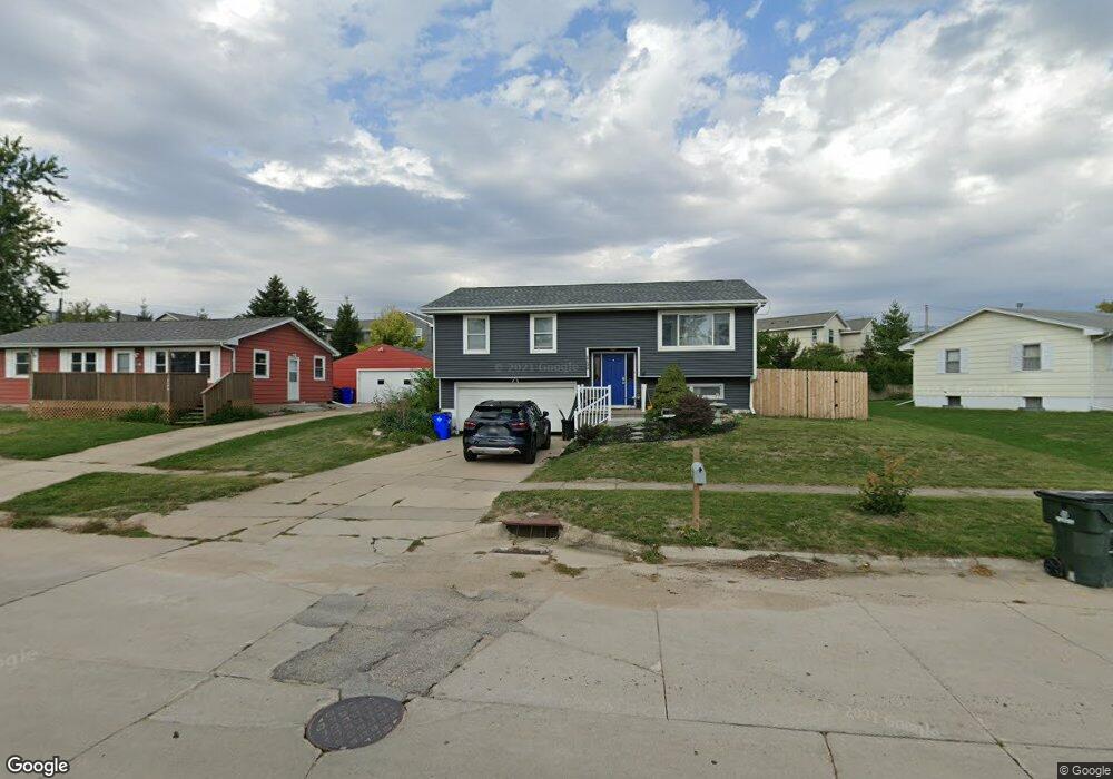 2100 29th St SW, Cedar Rapids, IA 52404 - photo 1