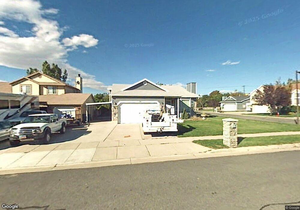 391 E Angel Ct, Sandy, UT 84070 - photo 1