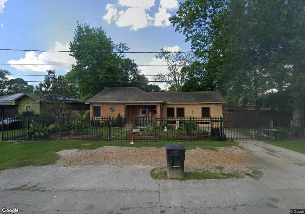 348 Delz St, Houston, TX 77018 - photo 1