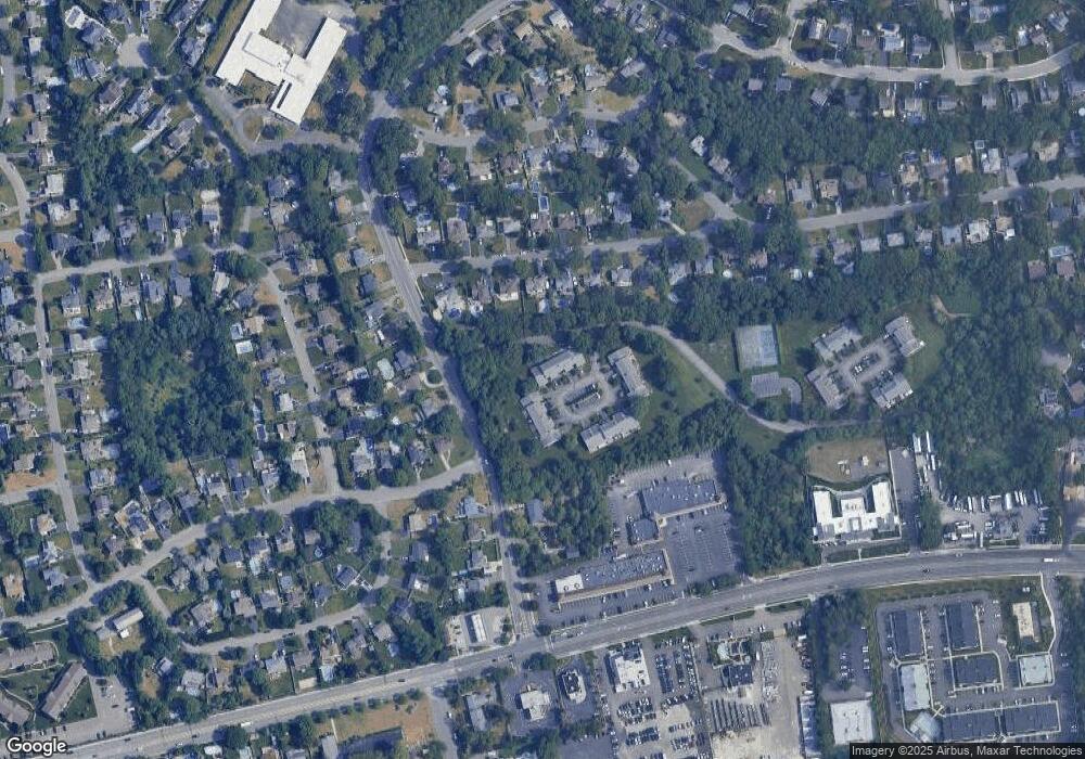 7 Sandy Hill Rd unit 7, ComMacK, NY 11725 - photo 1