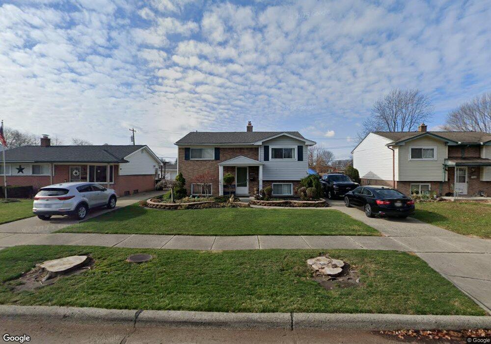 30553 Bluehill St, Roseville, MI 48066 - photo 1