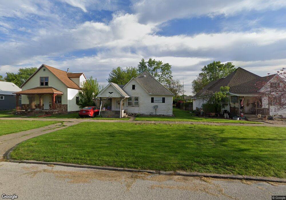 812 Prairie Ave, Mattoon, IL 61938 - photo 1