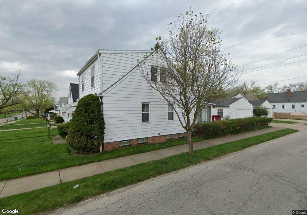 21113 Franklin Rd, Maple Heights, OH 44137 - photo 1