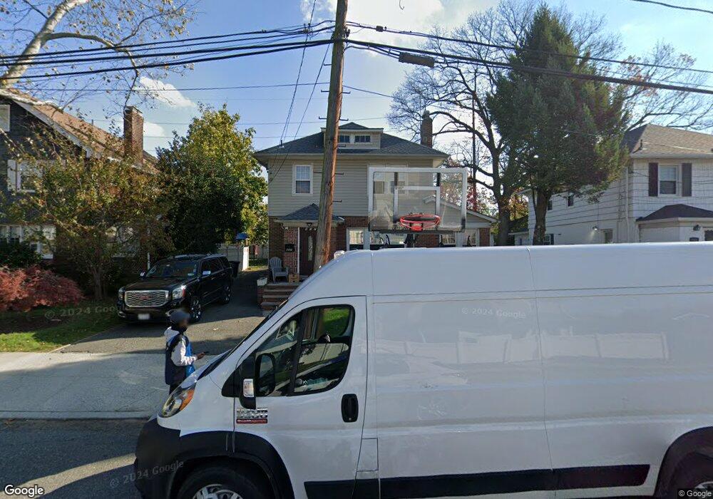 807 Hampton Rd, Woodmere, NY 11598 - photo 1