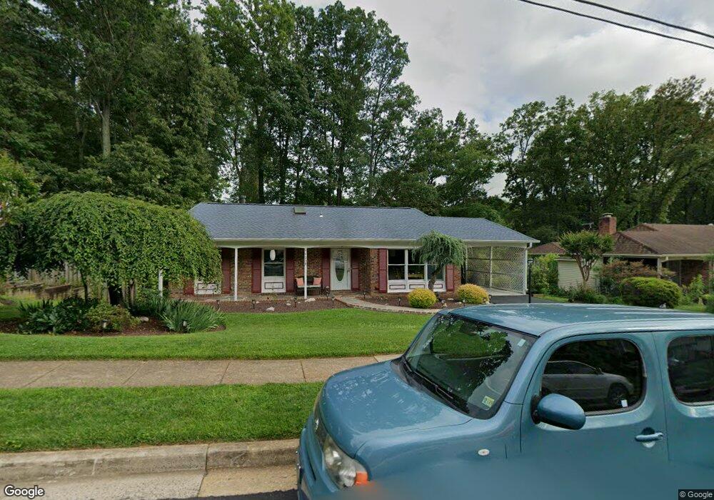 9425 Winterberry Ln, Fairfax, VA 22032 - photo 1