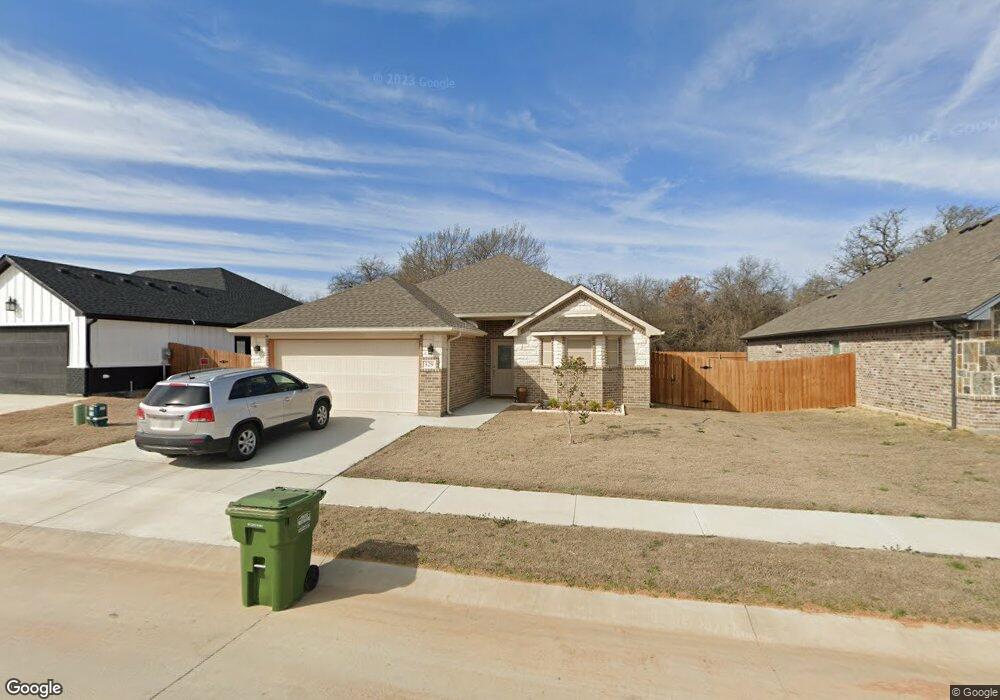 329 Titus Dr, Springtown, TX 76082 - photo 1