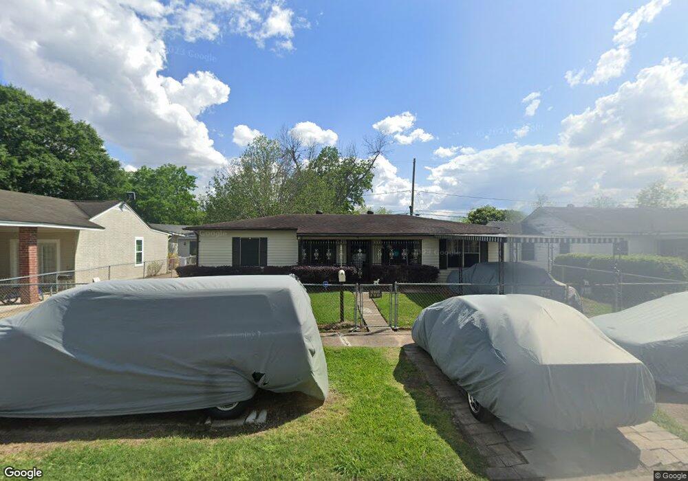 242 Lena Dr, Houston, TX 77022 - photo 1