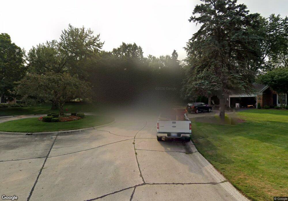 870 Thorntree Ct, Bloomfield Hills, MI 48304 - photo 1