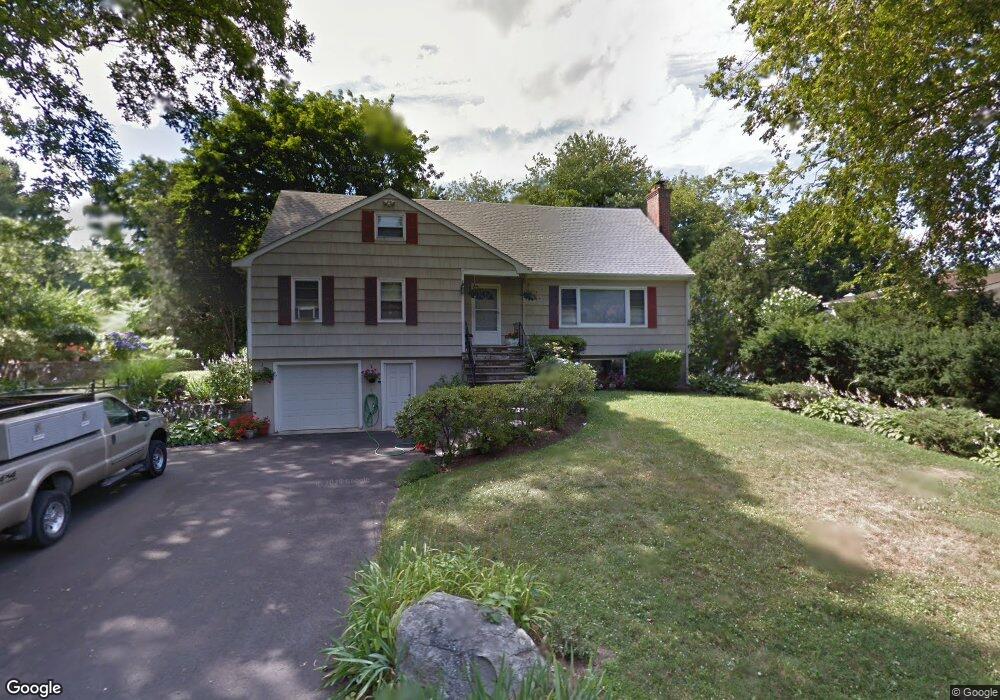 7 Gillies Ln, Norwalk, CT 06854 - photo 1