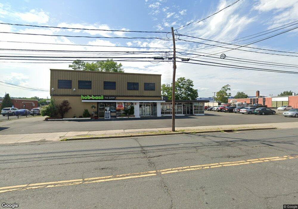 565 New Park Ave, West Hartford, CT 06110 - photo 1