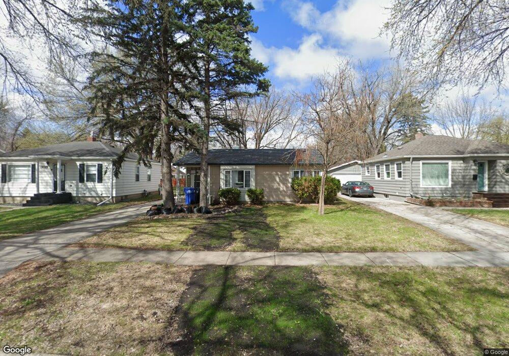 1621 6th St S, Fargo, ND 58103 - photo 1