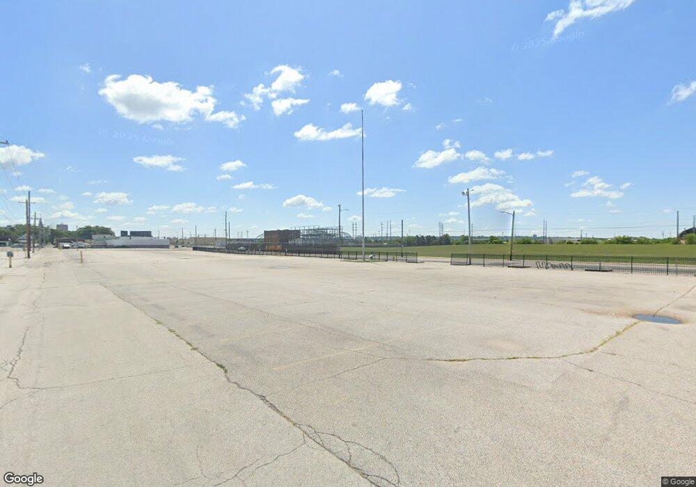 1334 W 2nd St, Davenport, IA 52802 - photo 1