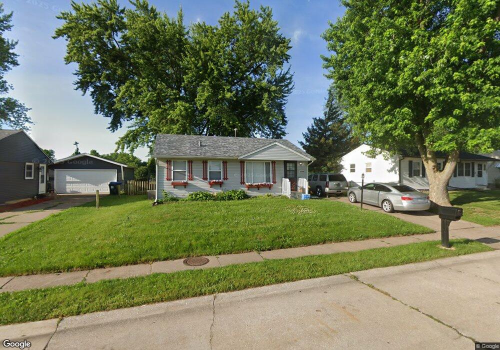 2139 W 54th St, Davenport, IA 52806 - photo 1