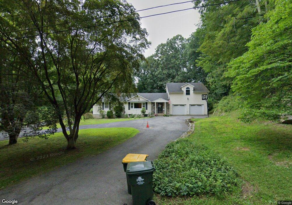 9 Hilldale Ave, Somers, NY 10589 - photo 1