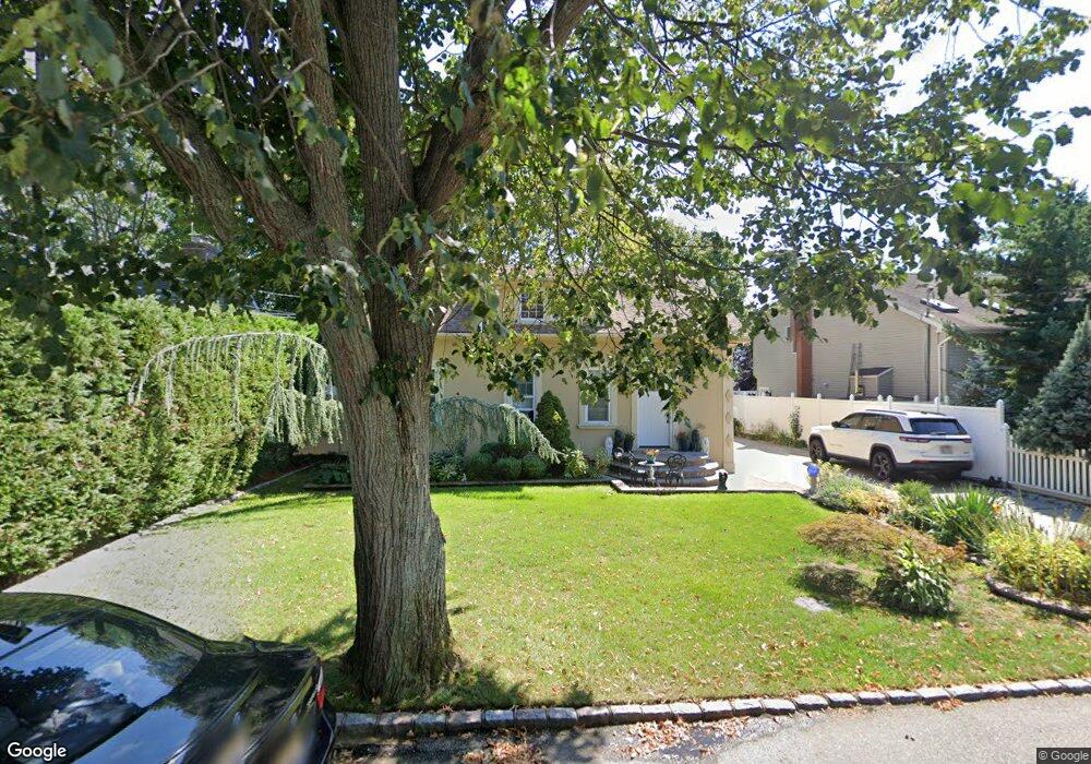 40 Brookside Ct, Copiague, NY 11726 - photo 1