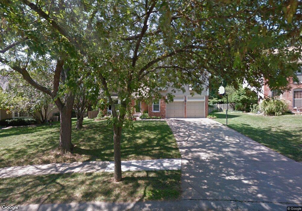 8622 Oakview Dr, Lenexa, KS 66215 - photo 1