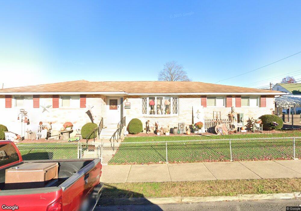 547 S Walnut St, Nanticoke, PA 18634 - photo 1