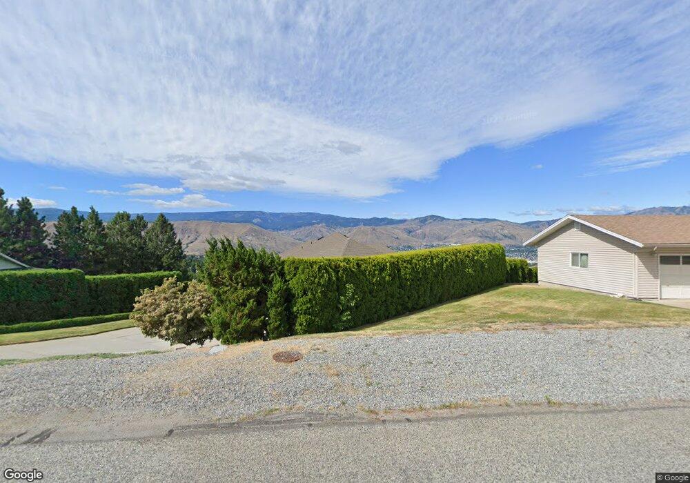 1712 10th Place NE, East Wenatchee, WA 98802 - photo 1