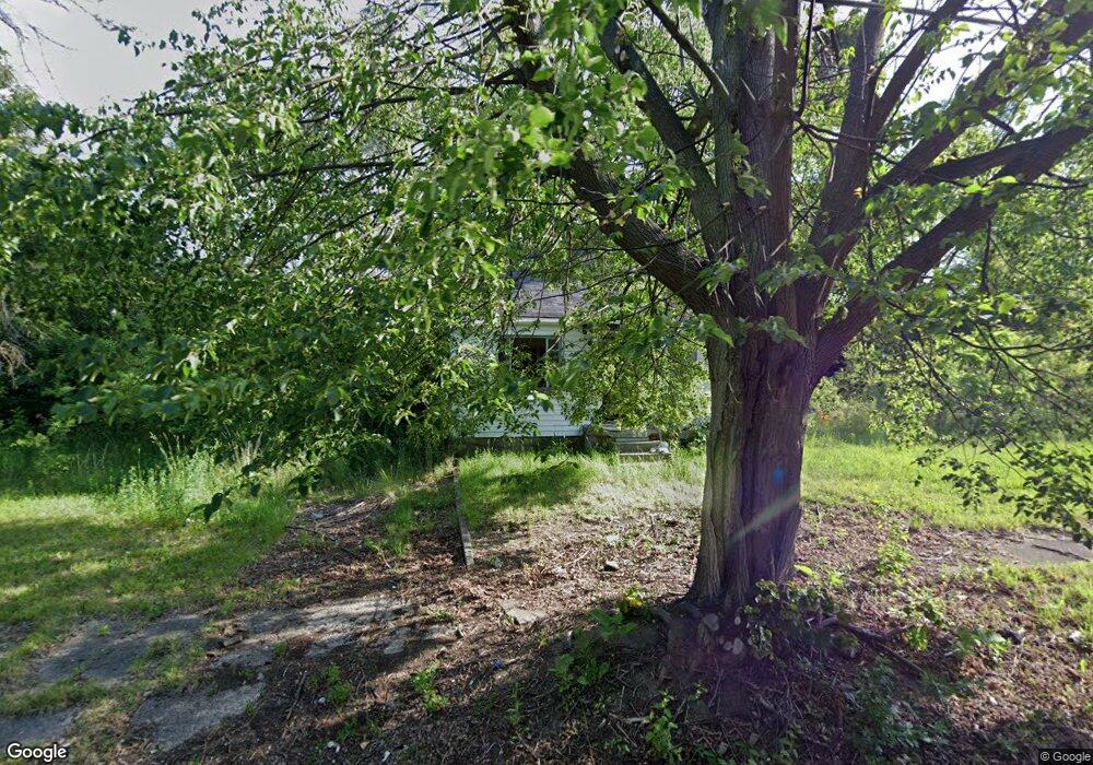 341 E Ruth Ave, Flint, MI 48505 - photo 1