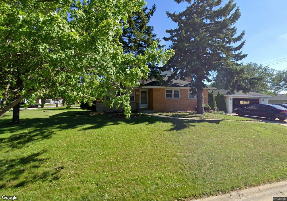 146 E Crestview Ave, Elmhurst, IL 60126 - photo 1