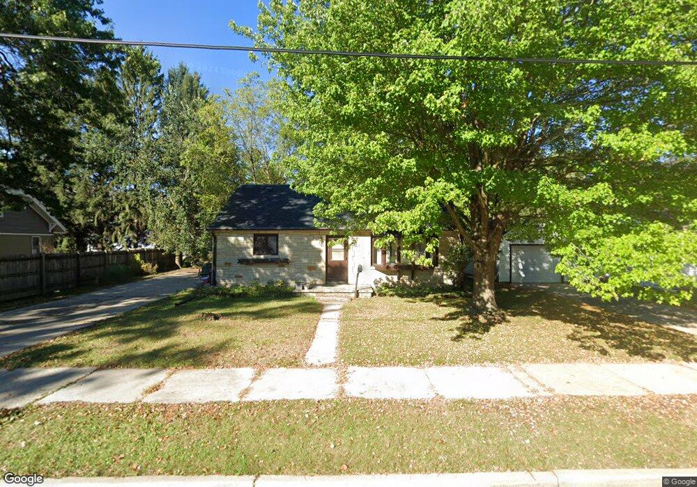 334 S Maple St, Oconomowoc, WI 53066 - photo 1