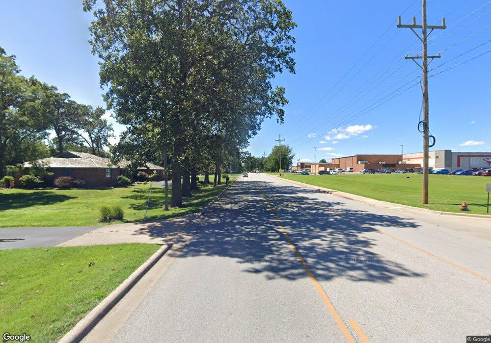 304 N Maplecrest Dr, Nixa, MO 65714 - photo 1