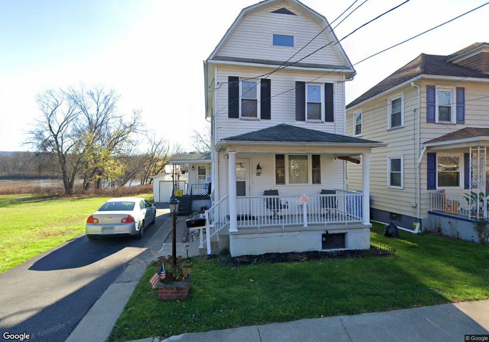 322 Canal St, Nanticoke, PA 18634 - photo 1
