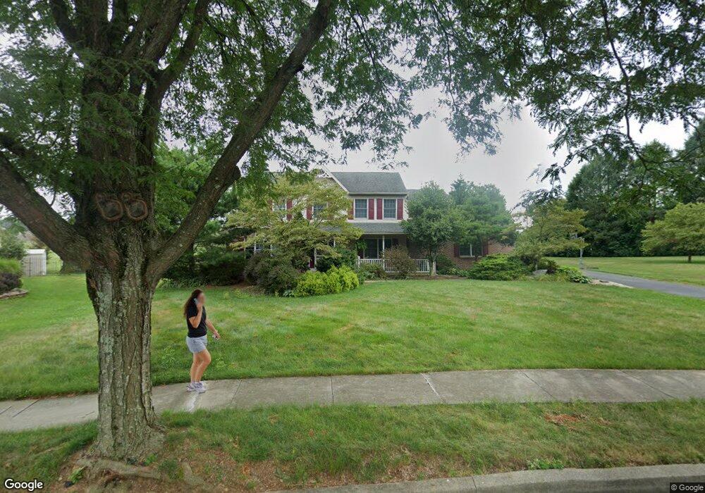 2531 Halleck Dr, Whitehall, PA 18052 - photo 1