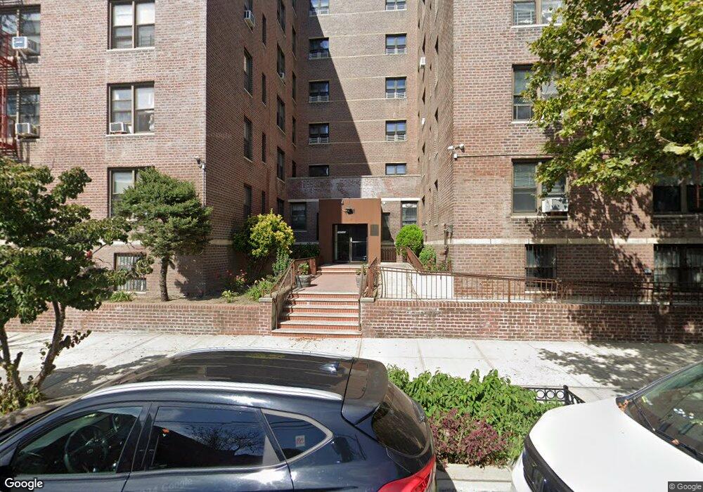 14737 Roosevelt Ave unit 5E, Flushing, NY 11354 - photo 1