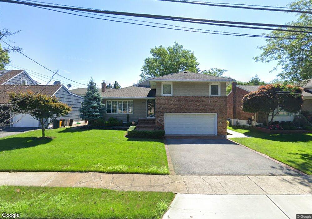 896 Longview Ave, Valley Stream, NY 11581 - photo 1