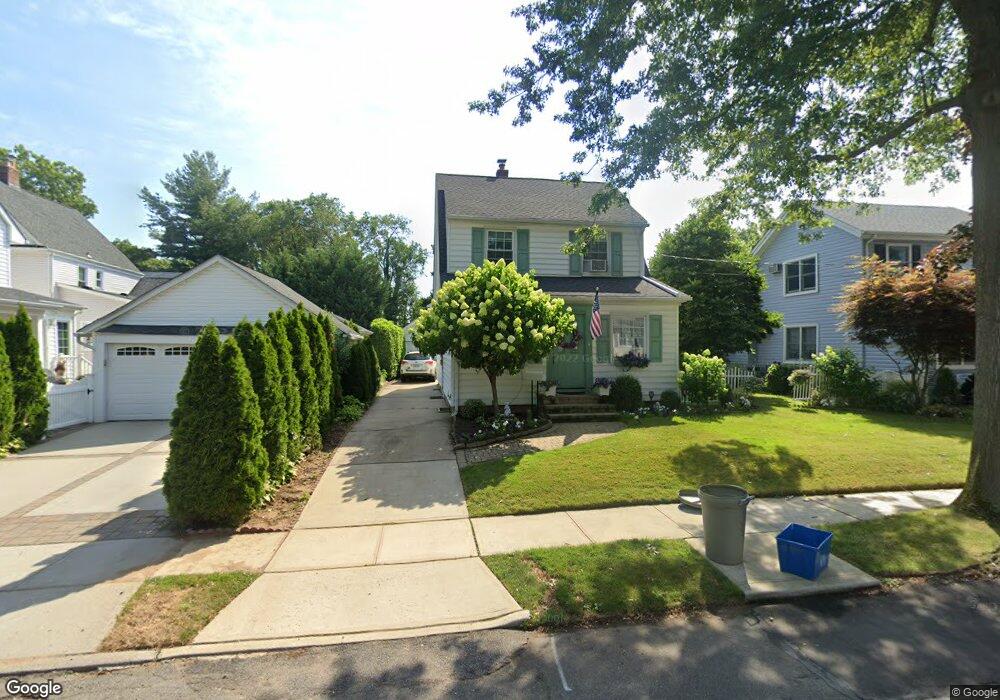 19 Pansy Ave, Floral Park, NY 11001 - photo 1