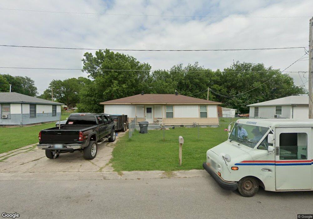 906 F St SW, Ardmore, OK 73401 - photo 1