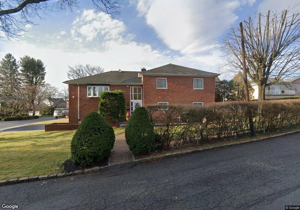 71 Heights Dr, Yonkers, NY 10710 - photo 1