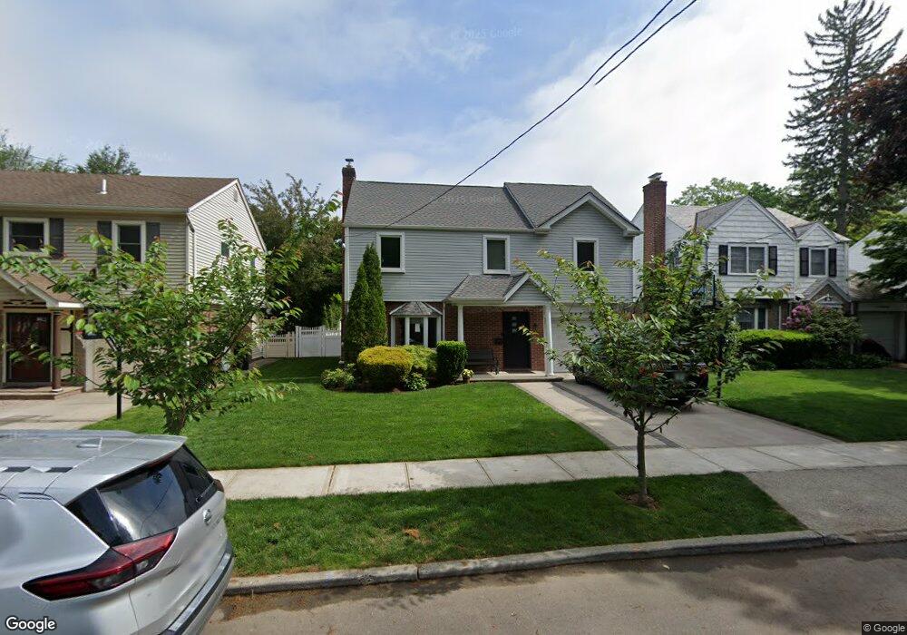 257 Elm St, West Hempstead, NY 11552 - photo 1