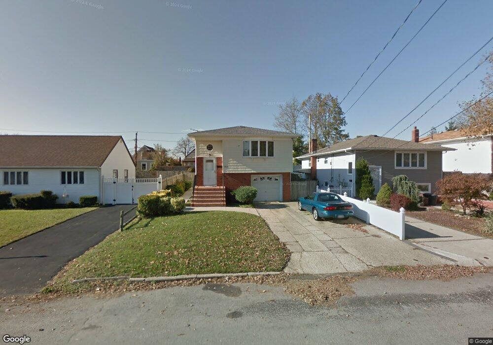 163 Verona Pkwy, Lindenhurst, NY 11757 - photo 1