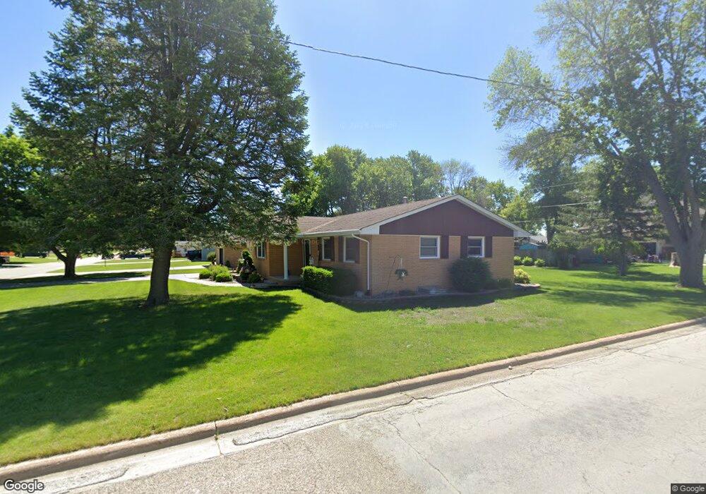 1004 2nd Ave NE, Clarion, IA 50525 - photo 1