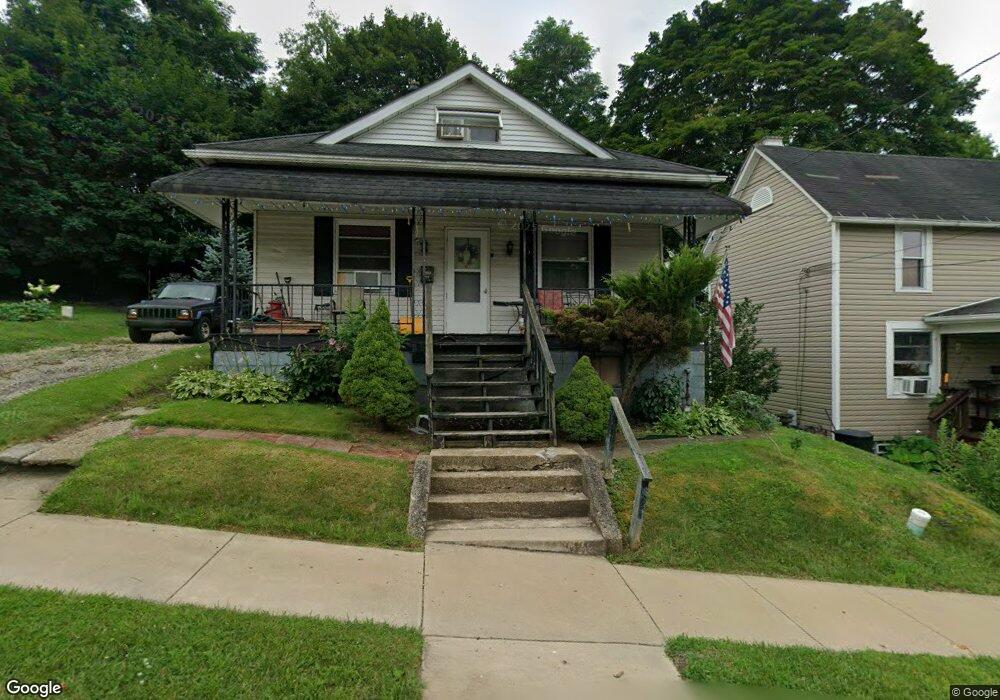 209 Whittier St, Vandergrift, PA 15690 - photo 1