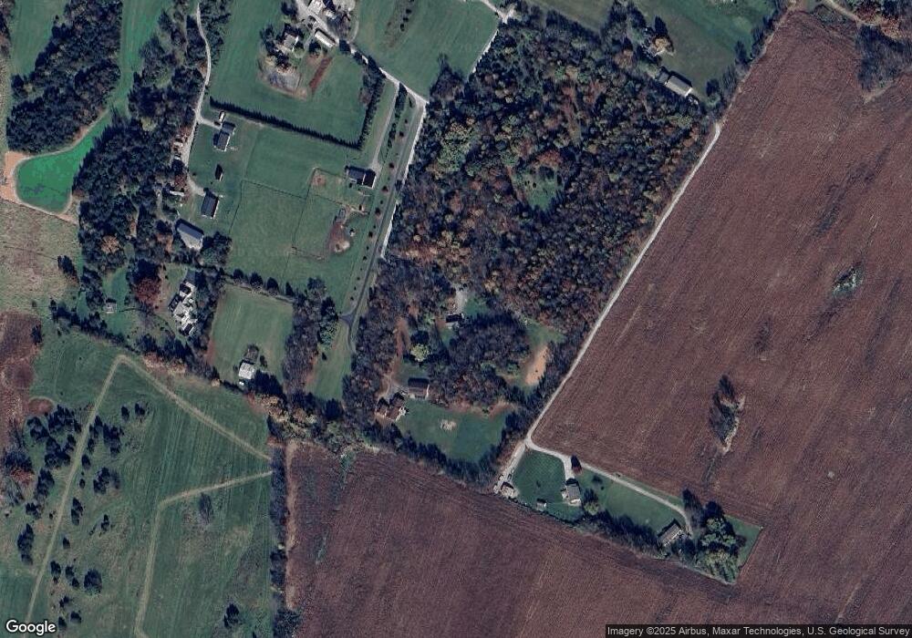 932 Hollida Ln, Martinsburg, WV 25404 - photo 1