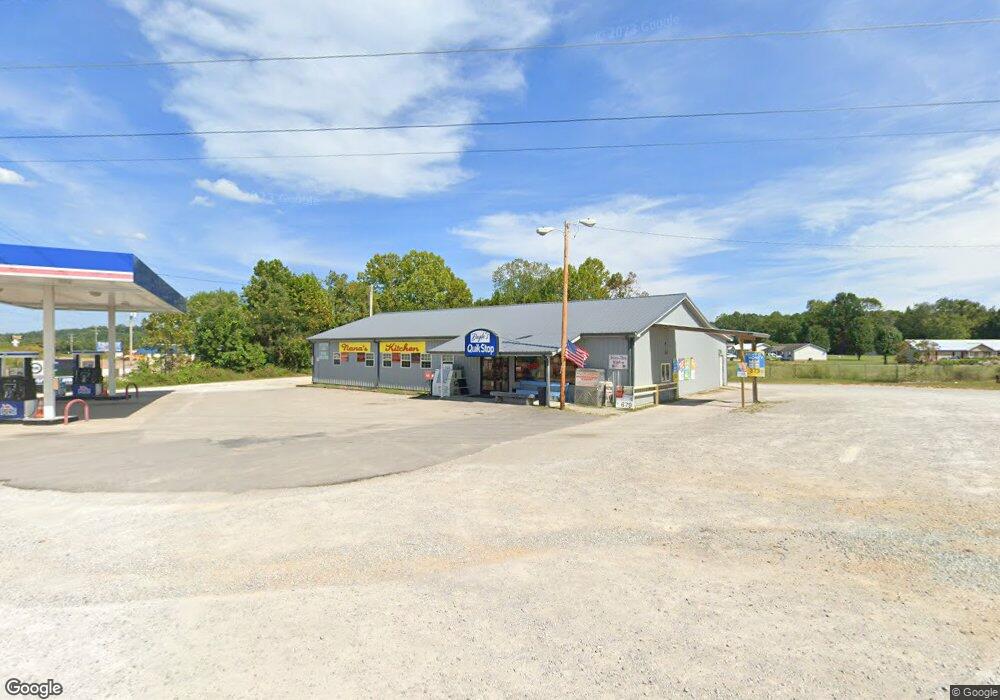 905 Squirrel Hollow Dr, Linden, TN 37096 - photo 1