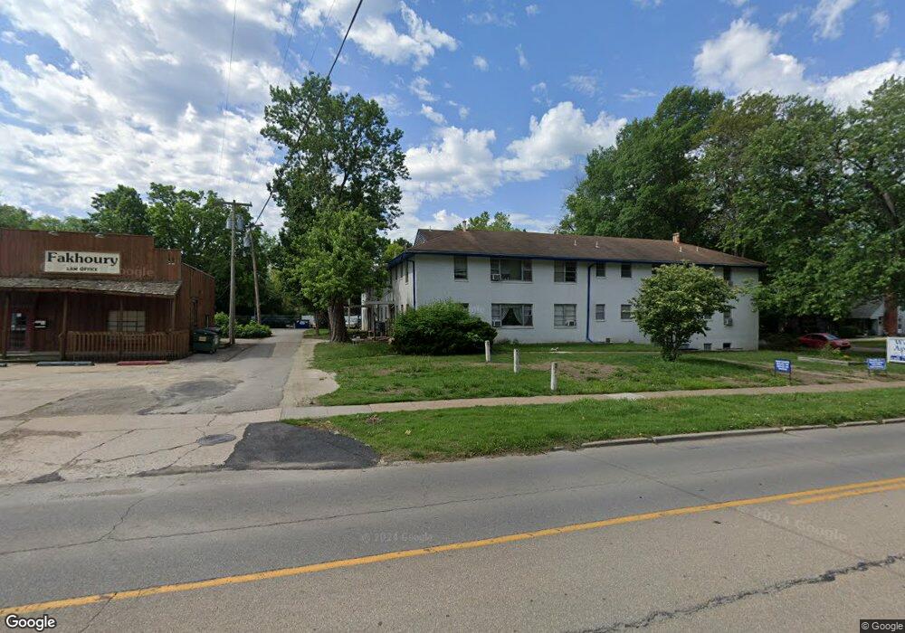 1702 SW Webster Ave, Topeka, KS 66604 - photo 1