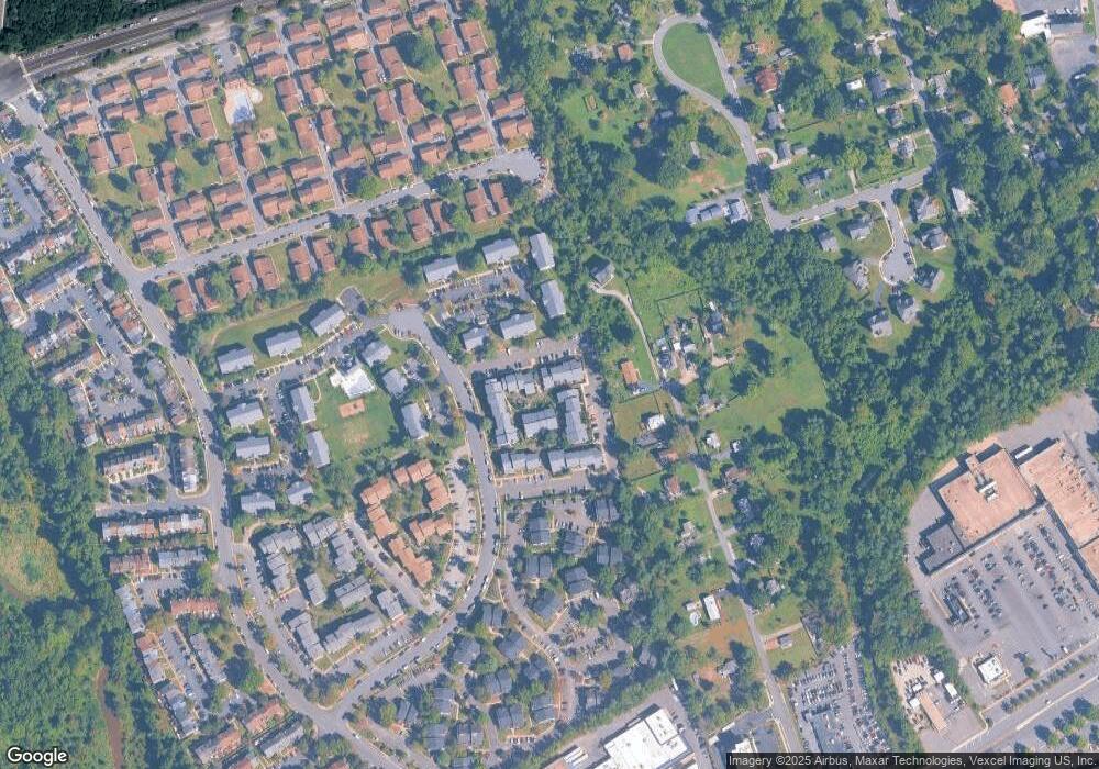 8608 Village Square Dr unit 15/860, Alexandria, VA 22309 - photo 1