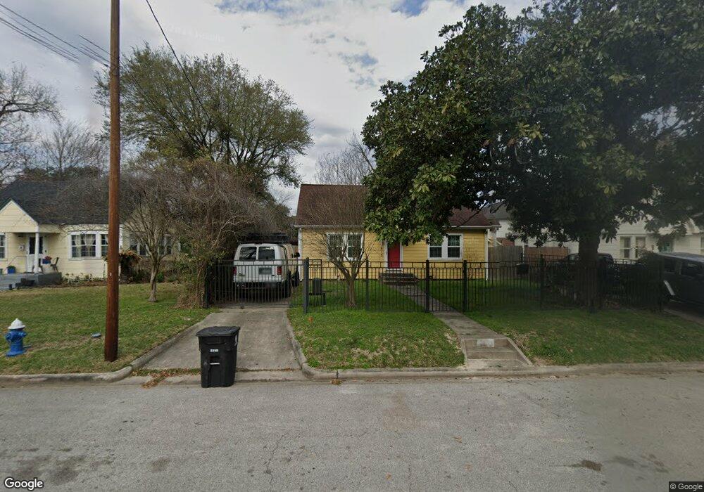 913 Sue St, Houston, TX 77009 - photo 1