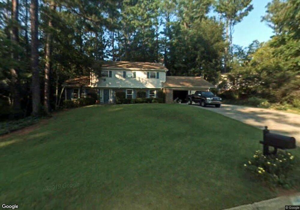 9300 Martins Lake Dr, Roswell, GA 30076 - photo 1