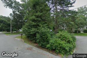 5 Leeward Ln, South Dartmouth, MA 02748