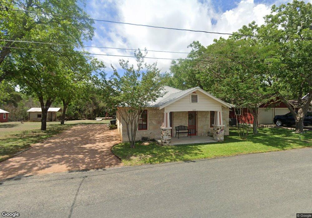 607 Winfred St, Fredericksburg, TX 78624 - photo 1