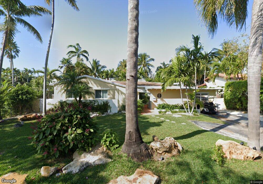 736 Ridgewood Rd, Key Biscayne, FL 33149 - photo 1