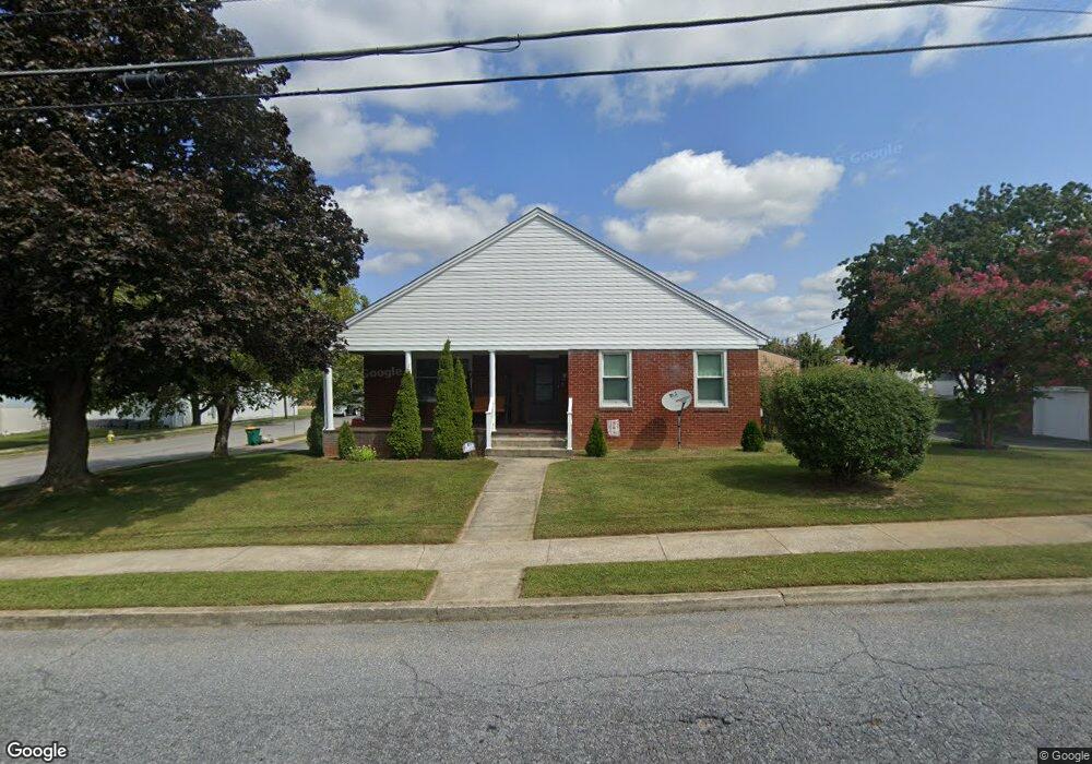 233 W King St, Waynesboro, PA 17268 - photo 1