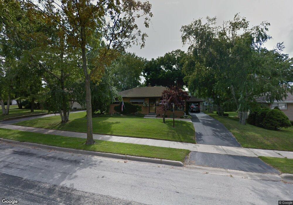 W151N8313 Thomas Dr, Menomonee Falls, WI 53051 - photo 1