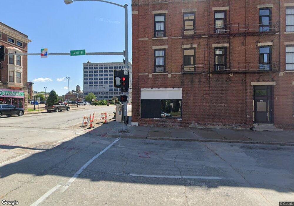 429 W 3rd St unit 431, Davenport, IA 52801 - photo 1